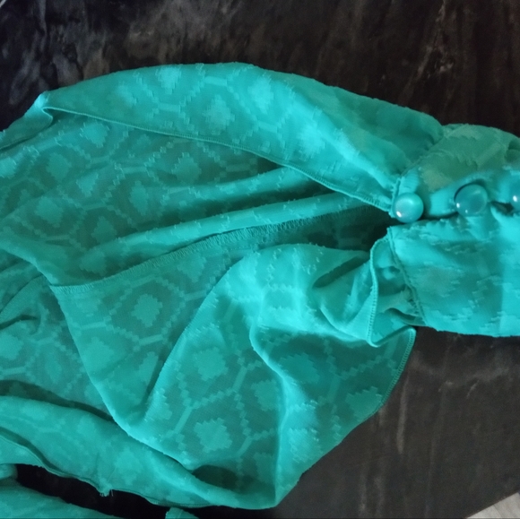 Maurices Dress, Size M, Green Blousen, Key hole back, Open Sleeves, Knee Length - Picture 6 of 12